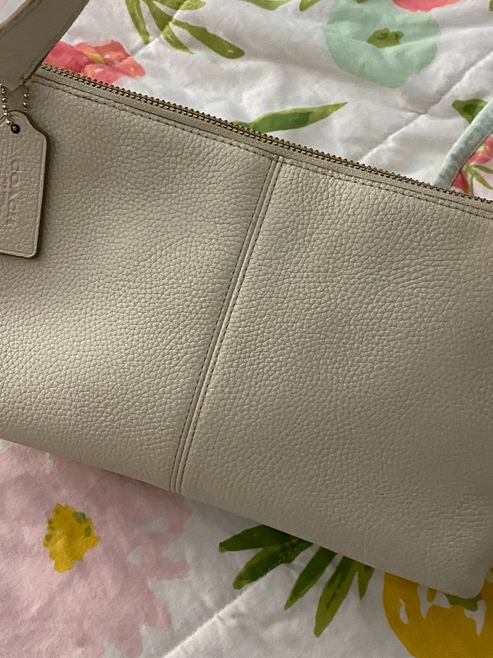 Coach limited edition heritage Cream Leather Shoulder Bag with Embossed Carriage - Picture 3 of 6